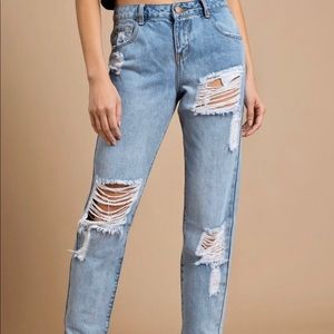 TOBI HAMPTON LIGHT WASH DISTRESSED BOYFRIEND JEANS